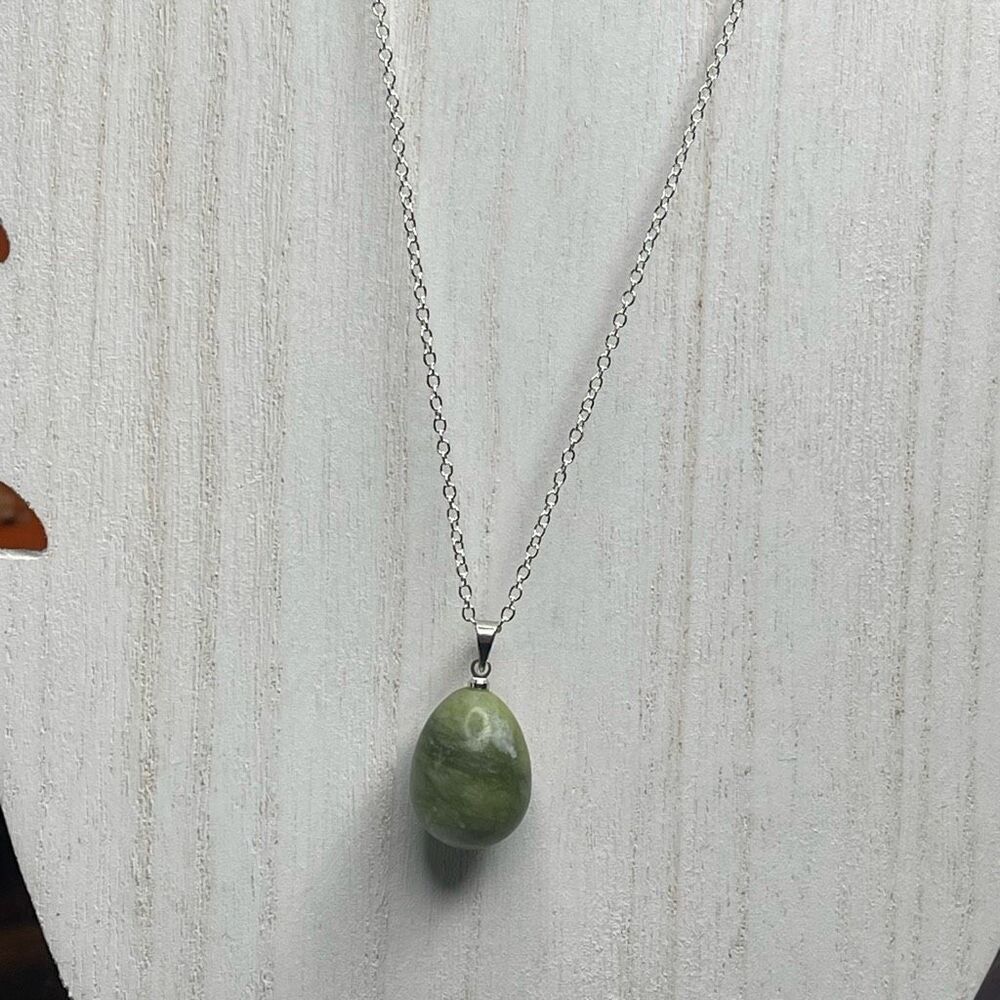 Chinese jade natural green raindrop pendant silver plated stainless steel silver - Picture 7 of 7